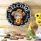 🐇LENTE 2026 HOT SELLER💥Highland Cow-bord Verwisselbaar welkomstbord met magneet Afneembare hoeden Schattige hangende koeien