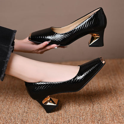 👠 Damespumps met blokhak en slangenprint – vierkante neus, metalen accenten en comfort de hele dag door ✨