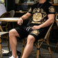 👕 NU 50% KORTING! 👑 Set met T-shirt en korte broek met Gold Crest-print voor heren – Stijlvol, ademend en perfect voor ontspannen zomerdagen of sportieve looks 🩳
